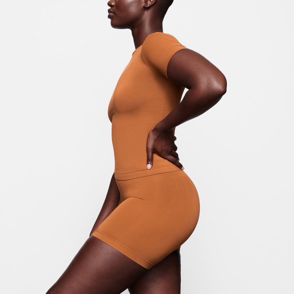 Skims SOFT SMOOTHING T-shirt Meď | VOJB-84016