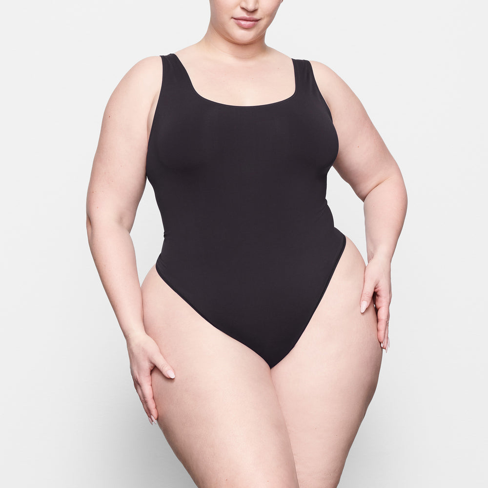 Skims SOFT SMOOTHING Thong Bodysuit Čierne | IMBT-73621