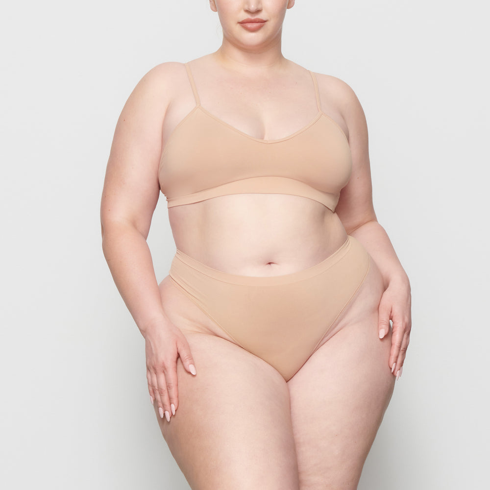 Skims SOFT SMOOTHING Thong Béžové | TFPV-01859