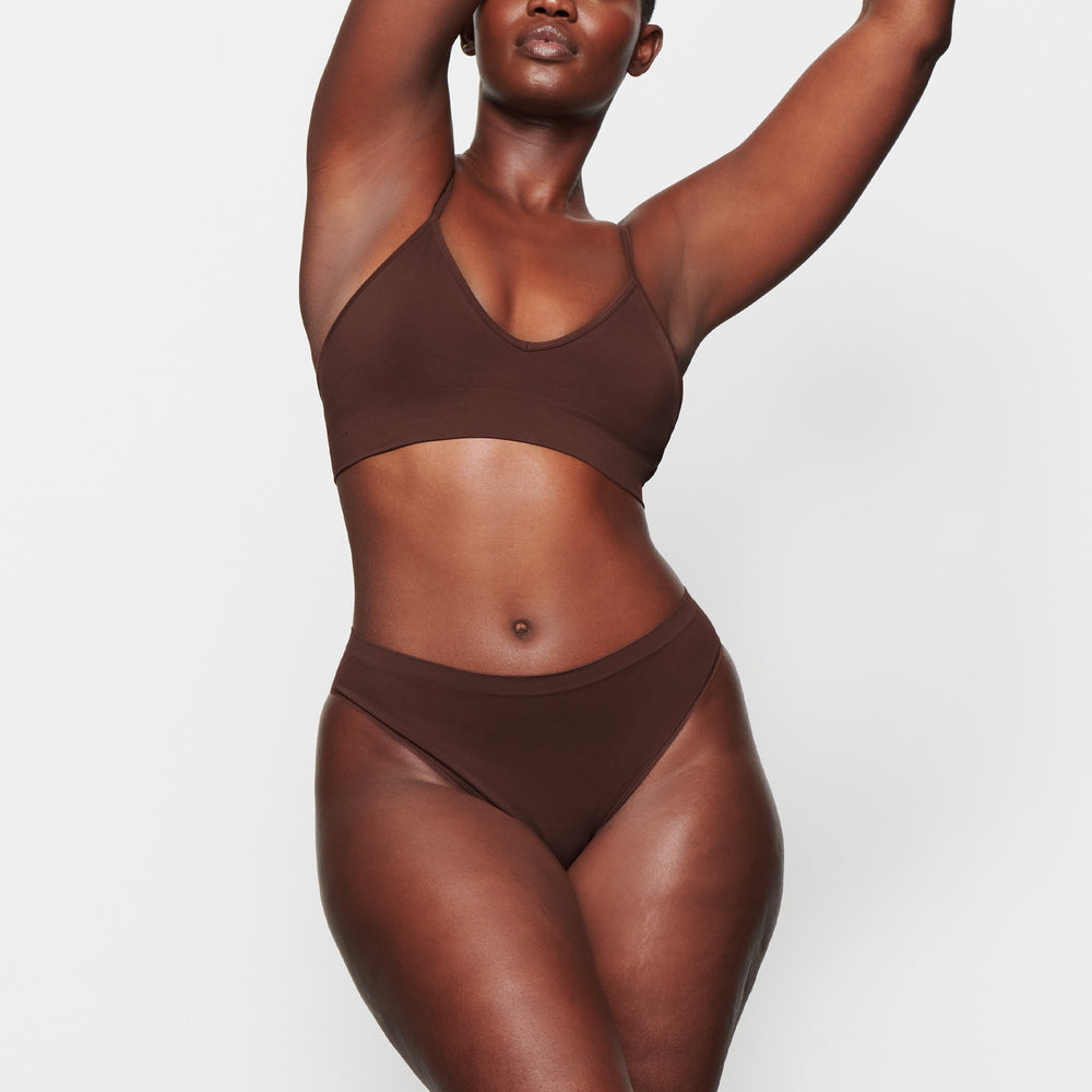 Skims SOFT SMOOTHING Thong Čokoláda | XJIM-02864