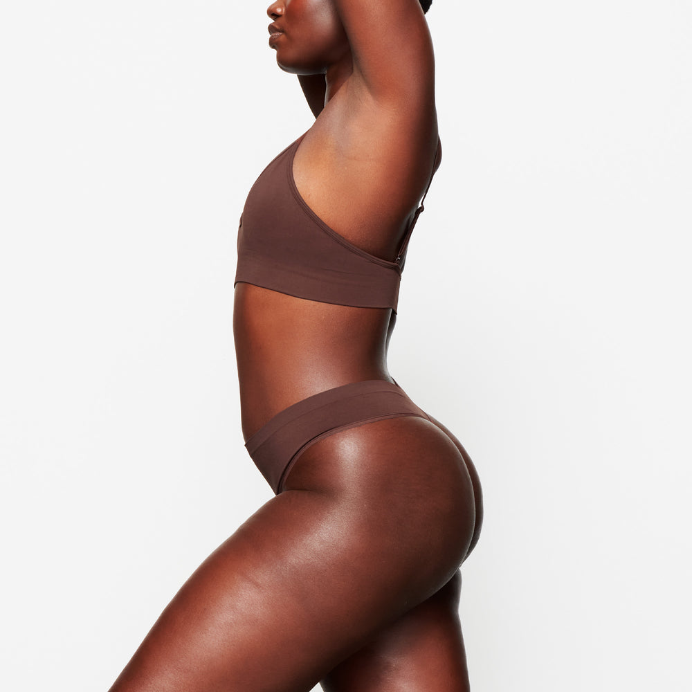 Skims SOFT SMOOTHING Thong Čokoláda | XJIM-02864