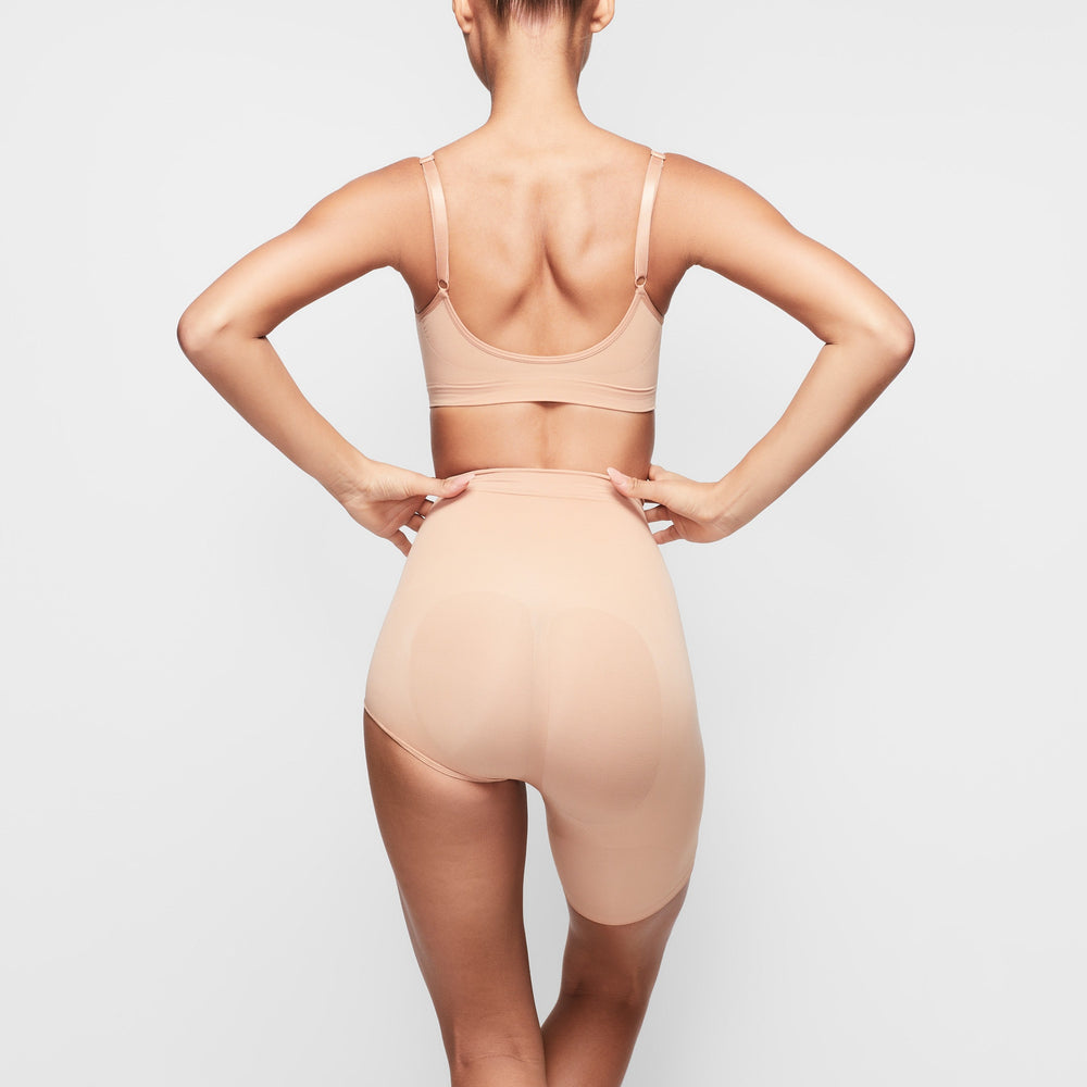 Skims SOLUTION SHORT #1 One Leg Shapewear Béžové | XJBN-18349