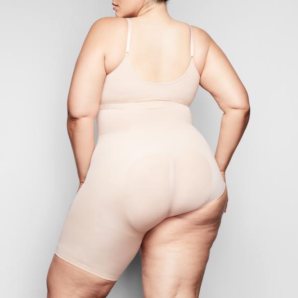Skims SOLUTION SHORT #2 One Leg Shapewear Béžové | DMJS-01982