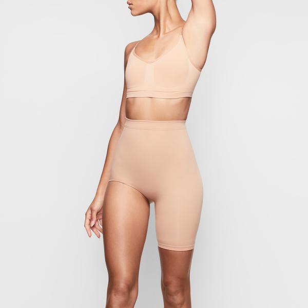 Skims SOLUTION SHORT #2 One Leg Shapewear Béžové | XFNP-38691