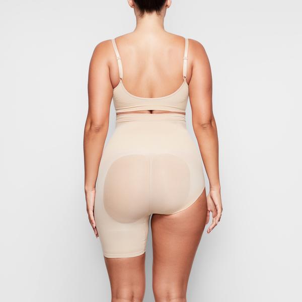 Skims SOLUTION SHORT #2 One Leg Shapewear Béžové | XIOA-94630