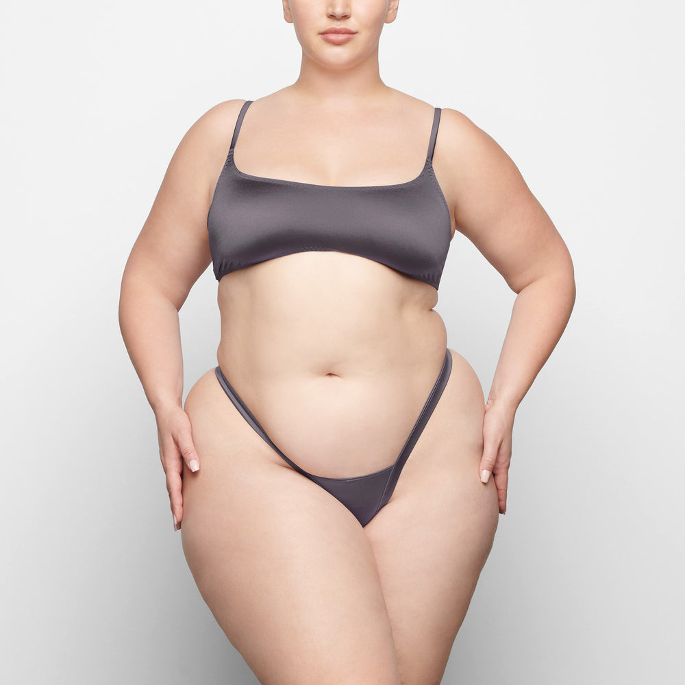 Skims STRETCH SATIN BUTTERFLY Thong Nachový | KIUO-37841