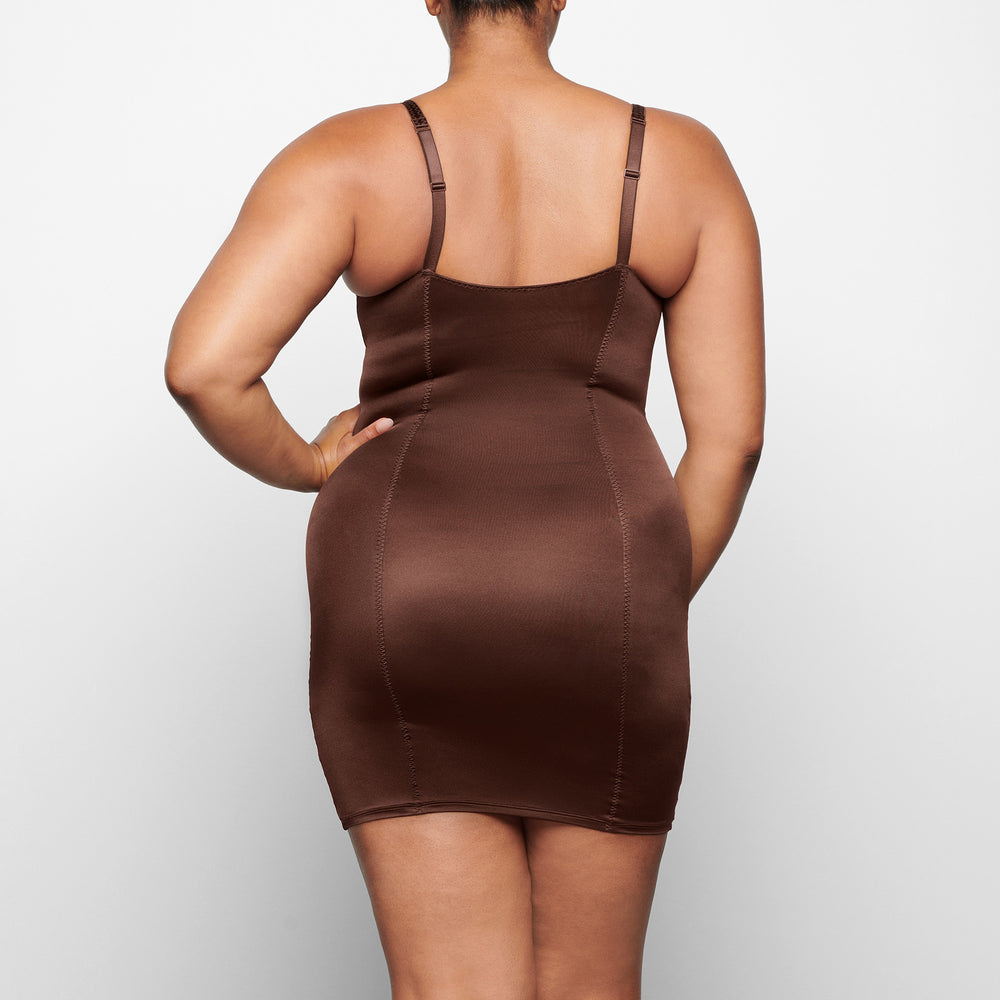 Skims STRETCH SATIN Dress Čokoláda | ZRIX-07546