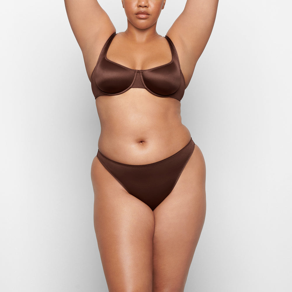 Skims STRETCH SATIN HIGH LEG Bikini Čokoláda | KUTX-87614