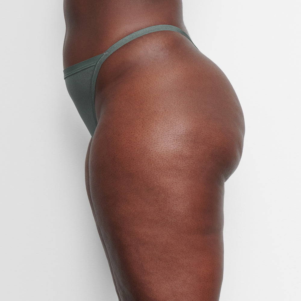 Skims SUMMER MESH STRING Thong Tmavo | XSOB-32958