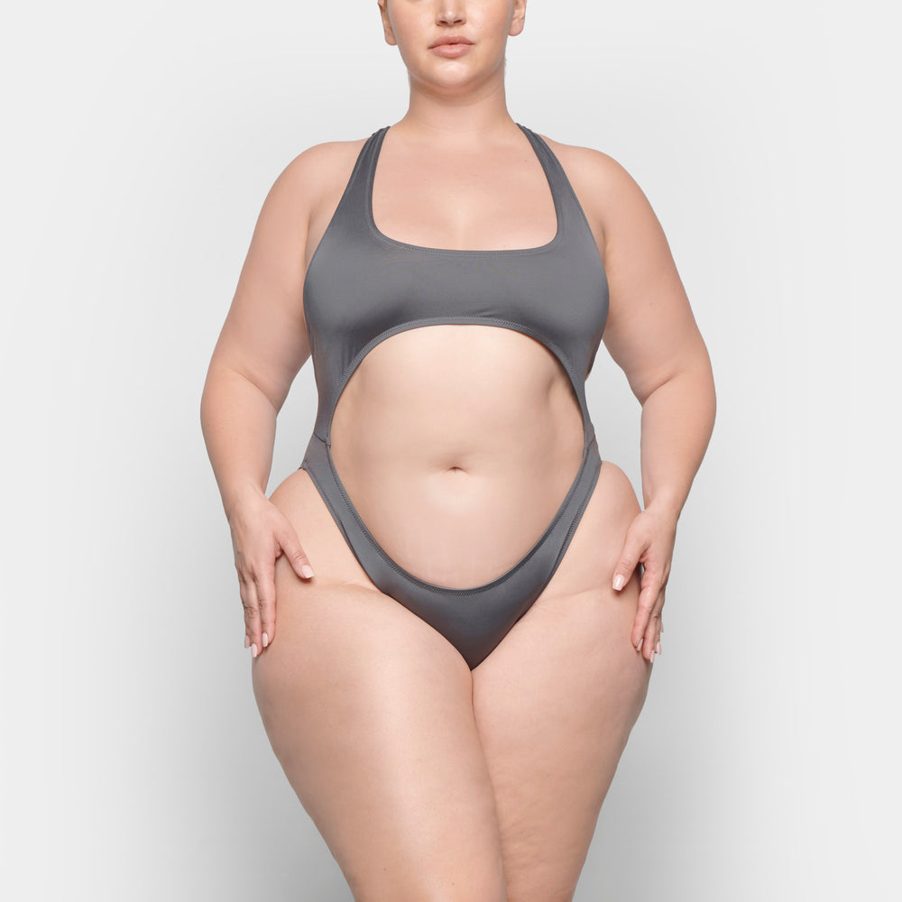 Skims SWIM CUT OUT MONOKINI One Piece Tmavo Siva | CBEX-21386