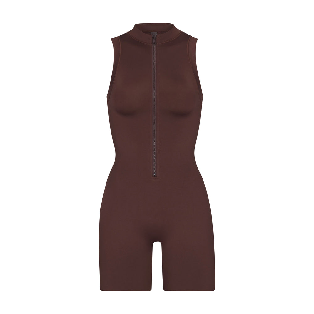 Skims SWIM MOCK NECK CYCLE SUIT One Piece Čokoláda | FBCM-13845