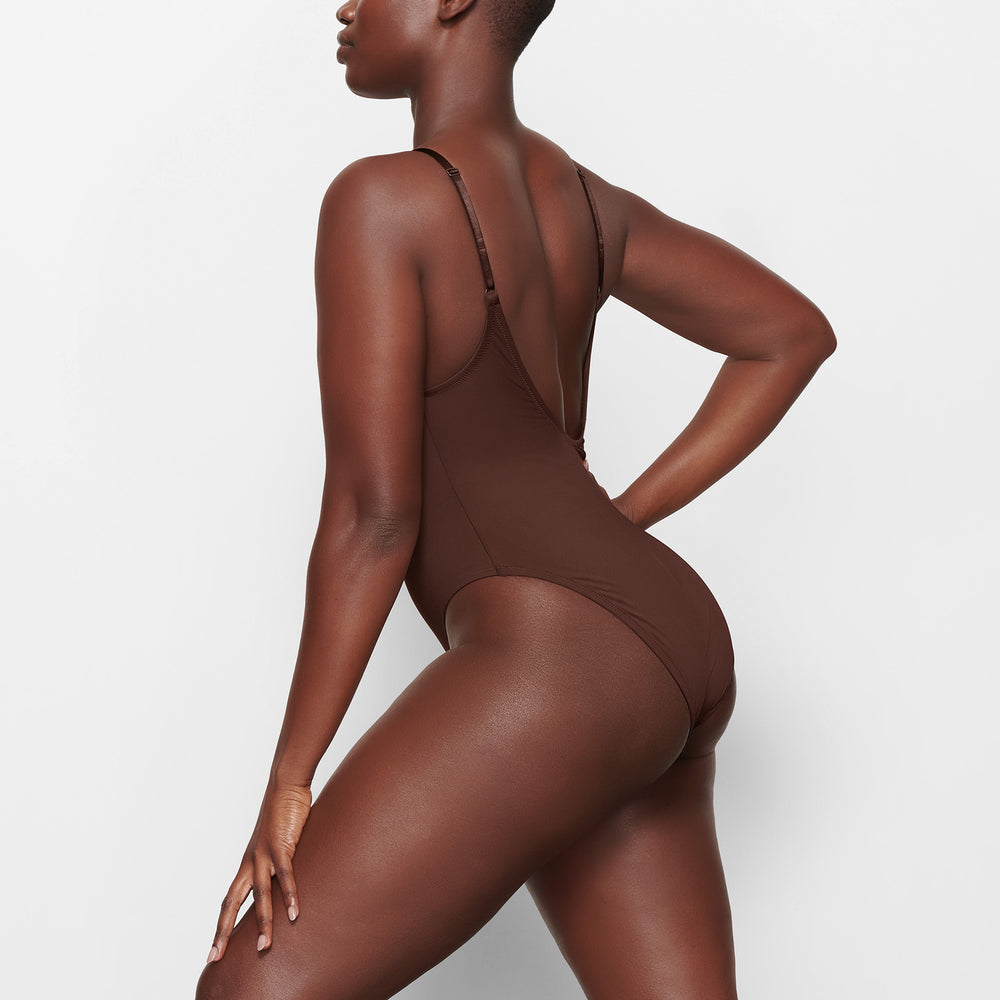 Skims SWIM SCOOP NECK One Piece Čokoláda | GEYM-54672