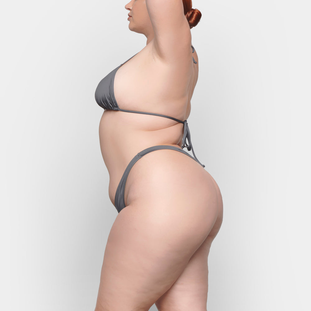 Skims SWIM Thong Tmavo Siva | ZSUA-59270