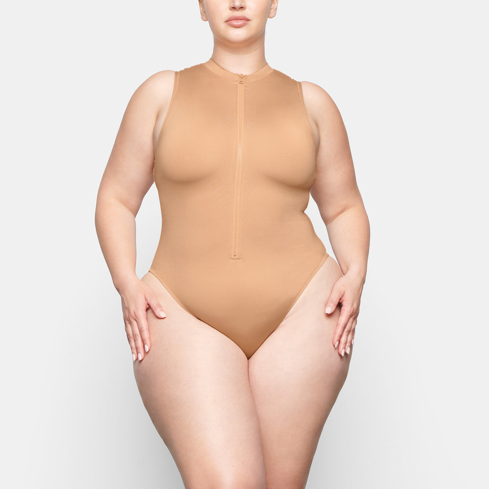 Skims SWIM ZIP FRONT SLEEVELESS One Piece Béžové | FHIQ-23740