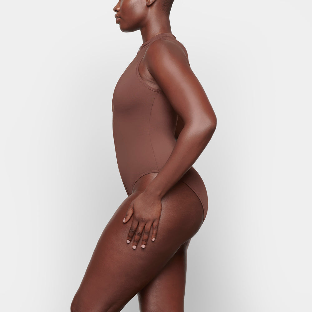 Skims SWIM ZIP FRONT SLEEVELESS One Piece Čokoláda | JVZM-69452