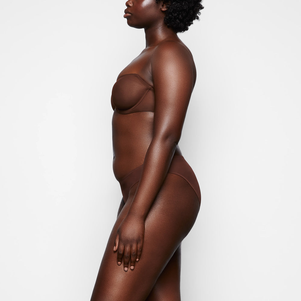 Skims ULTRA FINE MESH Strapless Bra Čokoláda | GEOI-31709