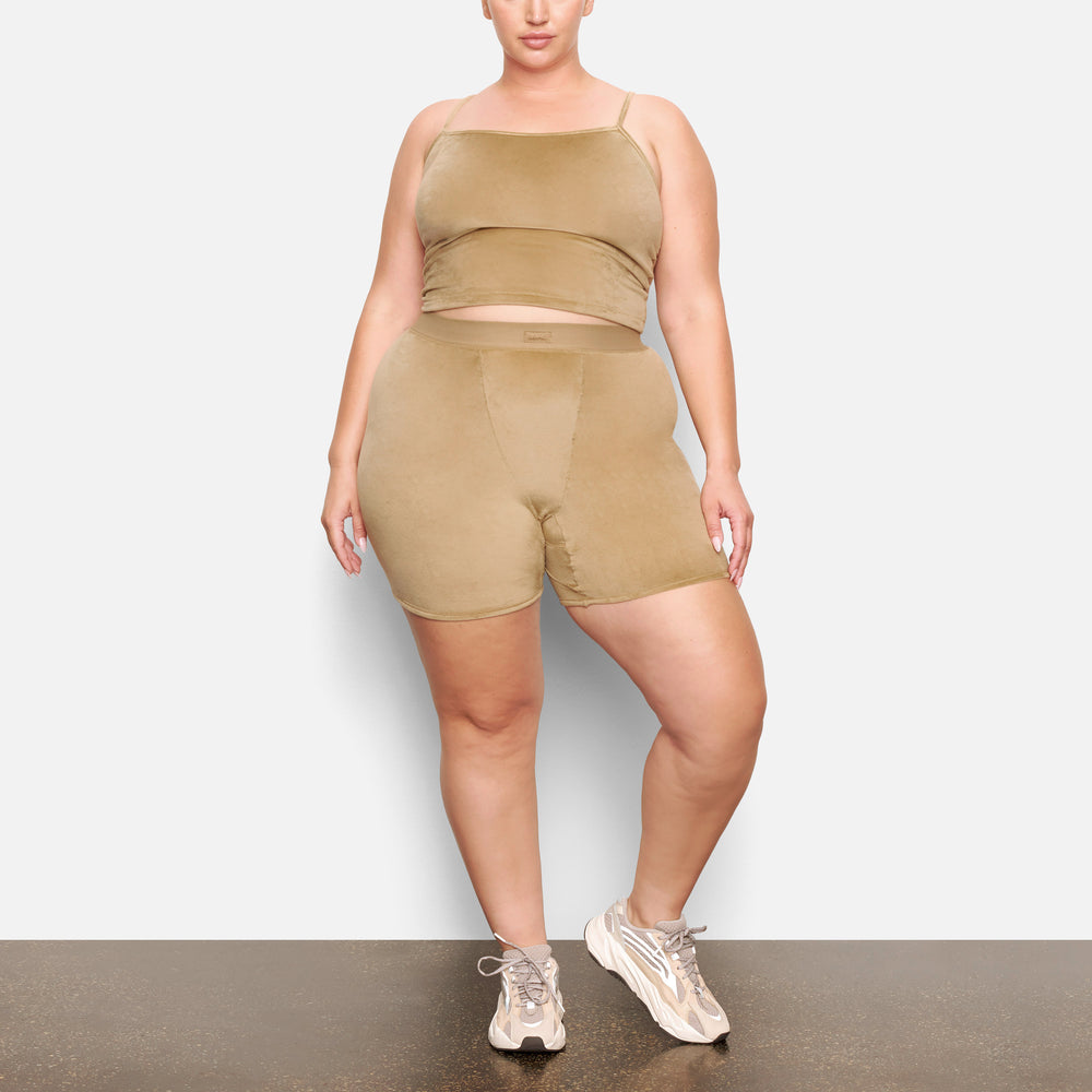 Skims VELOUR Cami Zlate | DBKA-70283