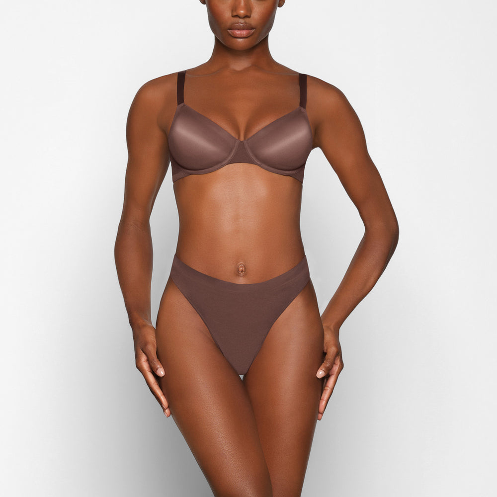 Skims WEIGHTLESS Thong Čokoláda | SAIG-45317