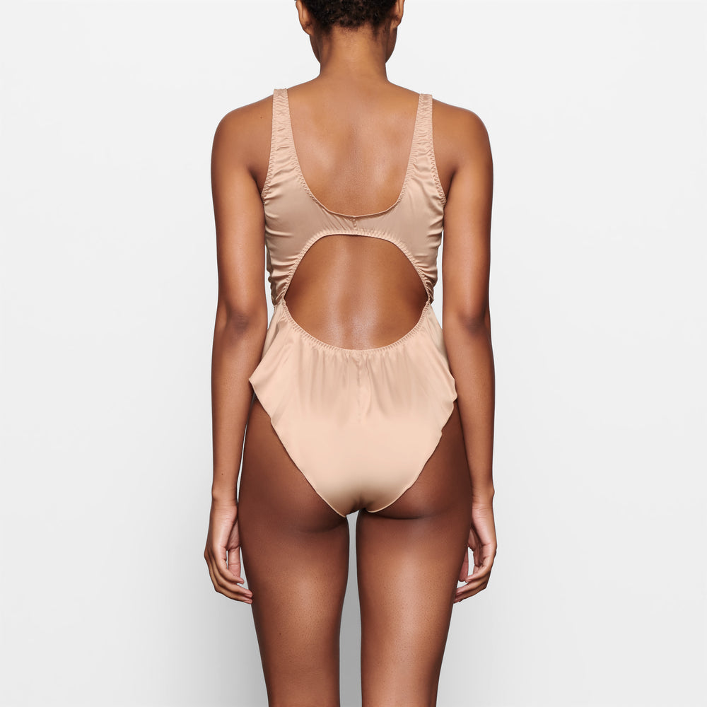 Skims WOVEN SHINE TIE FRONT Bodysuit Ruzove | TQRC-64350