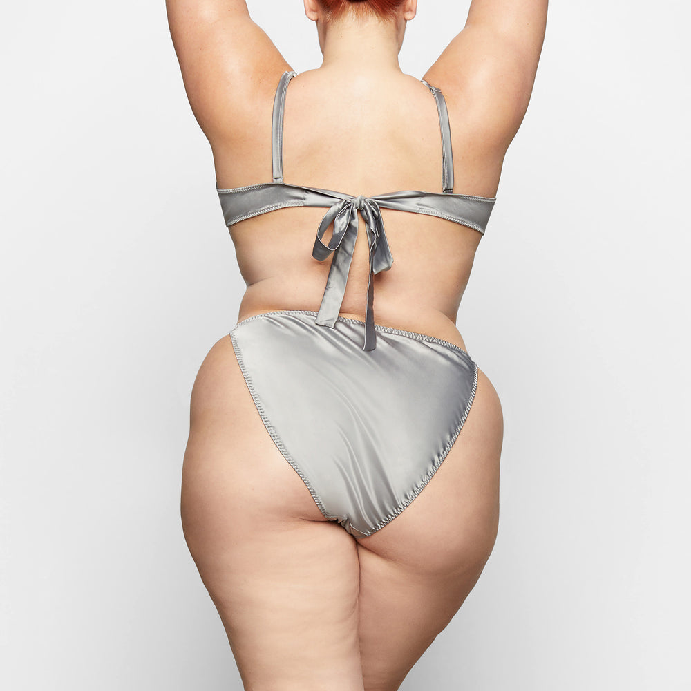 Skims WOVEN SHINE TIE SIDE Brief Svetlo Siva | UYLI-34085