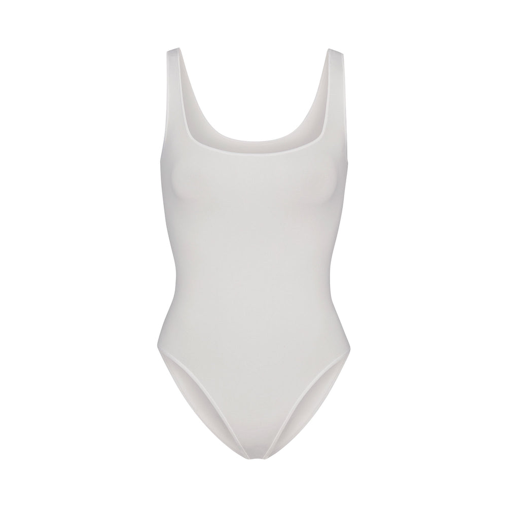 Skims LIGHT ESSENTIAL Scoop Neck Bodysuit Biele | PRNF-68203