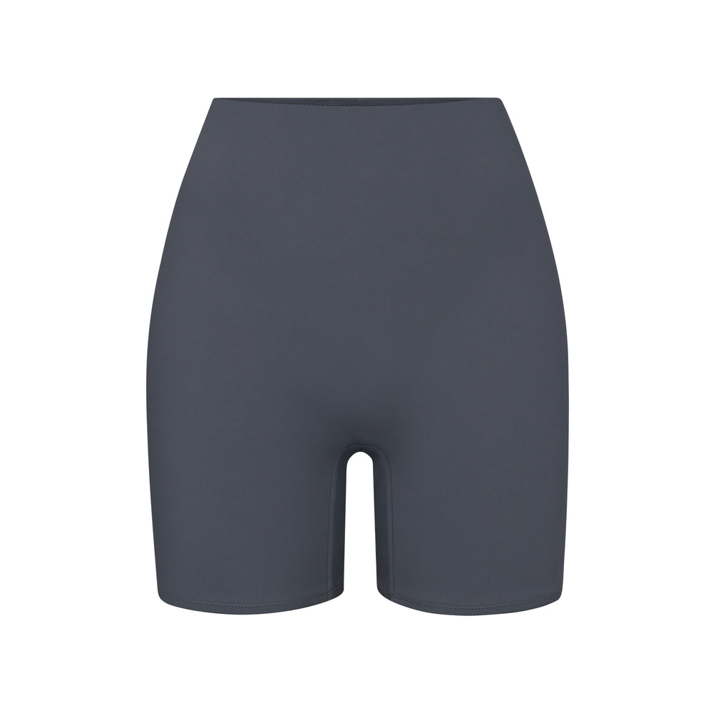 Skims SHAPING SWIM SHORT Cover Ups Tmavo Siva | JHOR-23986